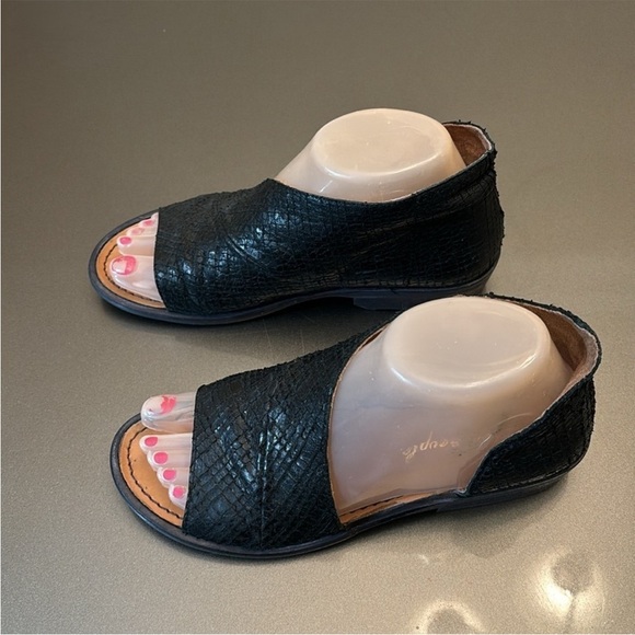 Free People Black Open-Toe Leather Sandals - Picture 10 of 13